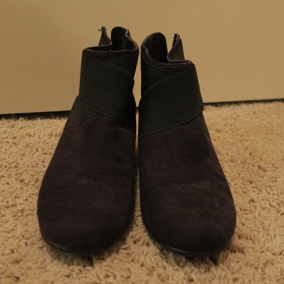AEROSOLES Black Wedge Booties - Picture 2 of 8